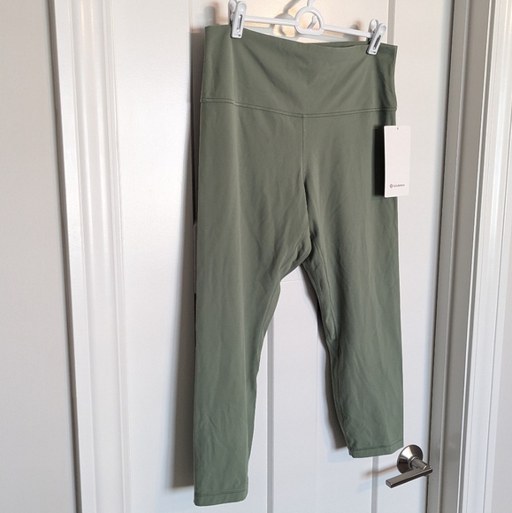 Lululemon NWT Align High Rise Leggings 23" Crop - Desert Green sz 14 - Picture 2 of 6